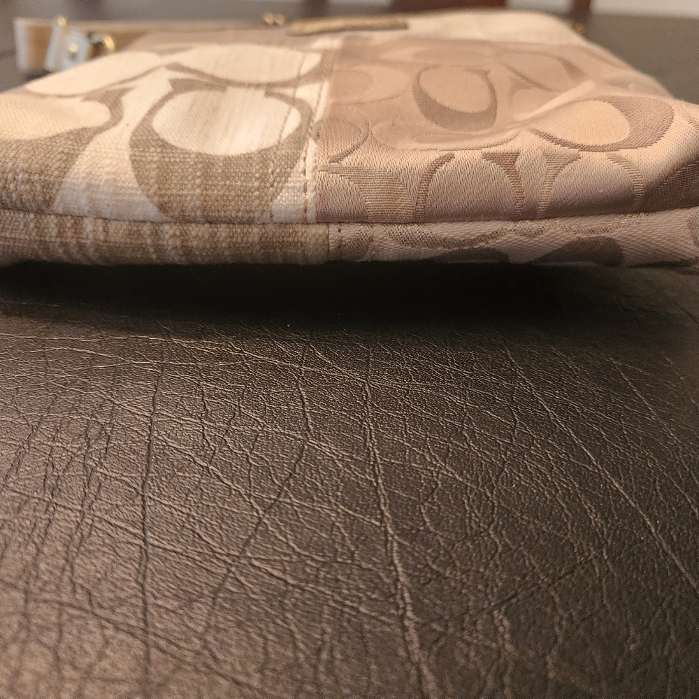 Coach Crossbody - Picture 3 of 10